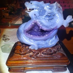 Druzy amythist blue agate dragon carving
